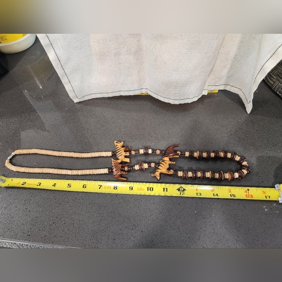 African Necklace Hand Carved Wooden Safari Animal Beaded Claspless Necklace. EUC - Picture 10 of 12